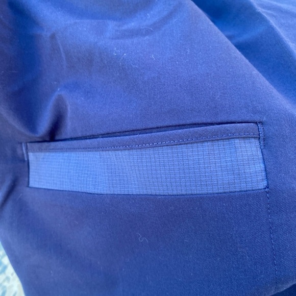 Figs Navy DELMAS Oversized Pocket Scrub Top *Limited Edition* (J-22) - Picture 5 of 8